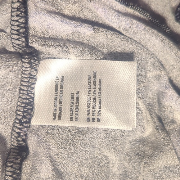 ✨50% OFF✨ American Eagle floral cold shoulder top - Picture 7 of 8